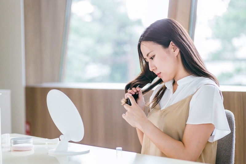 クセ毛が気になる女性